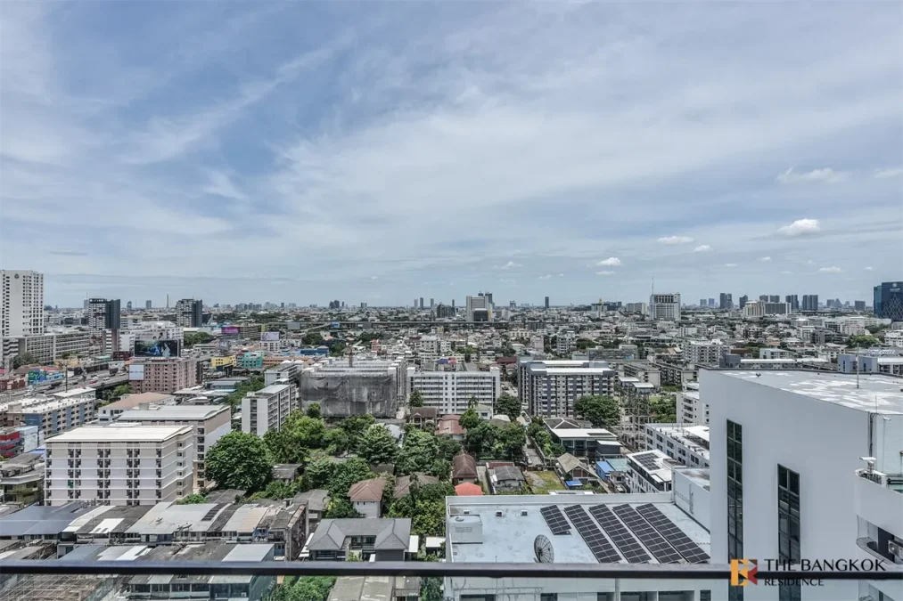 เดอะ โมนูเมนท์ สนามเป้า