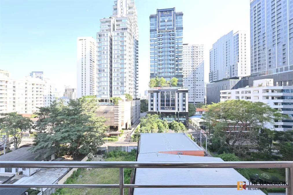 เซเรเน่ เพลส สุขุมวิท 24 (ธนาพัฒน์ 24)