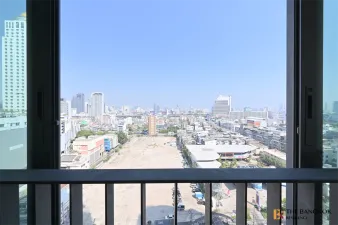 Q ชิดลม-เพชรบุรี