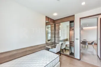 ดิ แอดเดรส สาทร 12