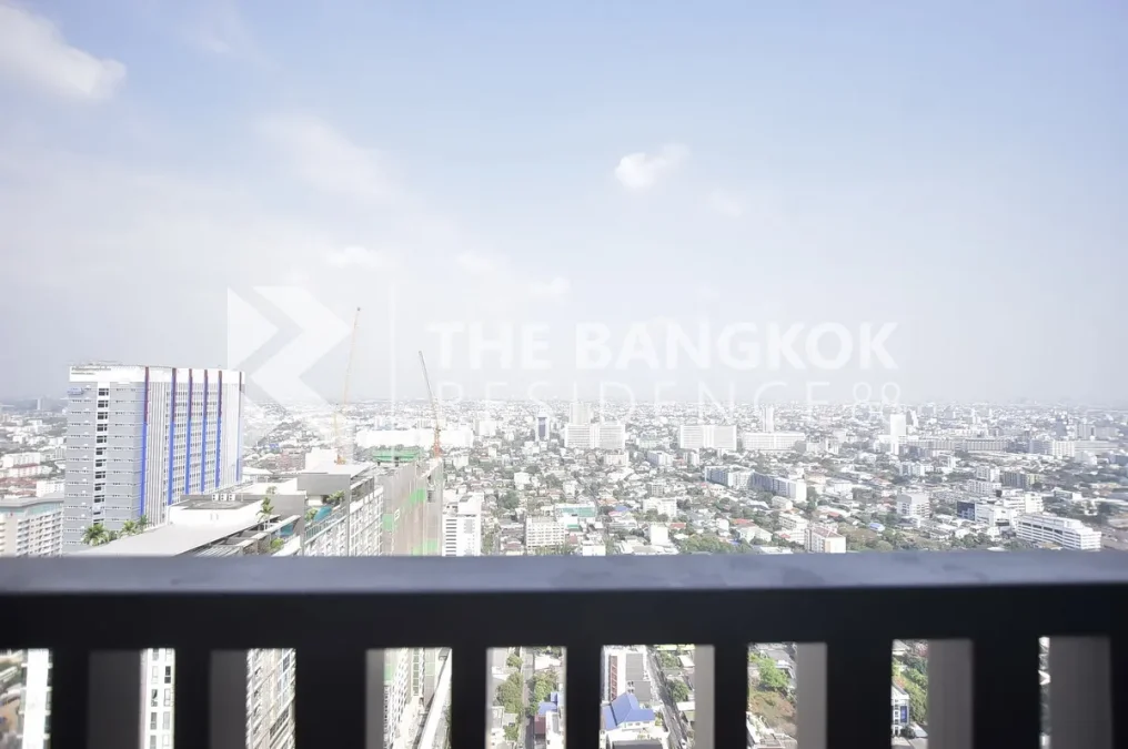 ไลฟ์ ลาดพร้าว