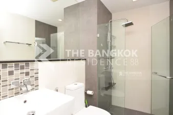 เออร์บาโน่ แอบโซลูท สาทร-ตากสิน