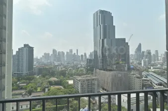 สิริ แอท สุขุมวิท