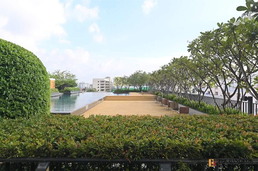 ดิ อิสสระ ลาดพร้าว