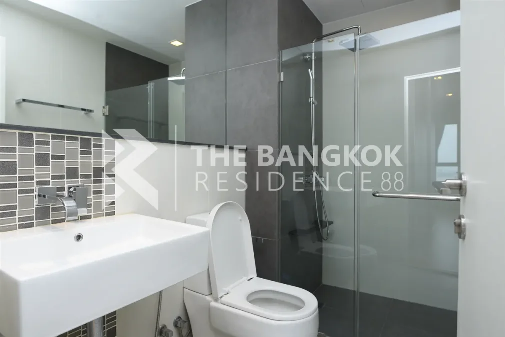 เออร์บาโน่ แอบโซลูท สาทร-ตากสิน