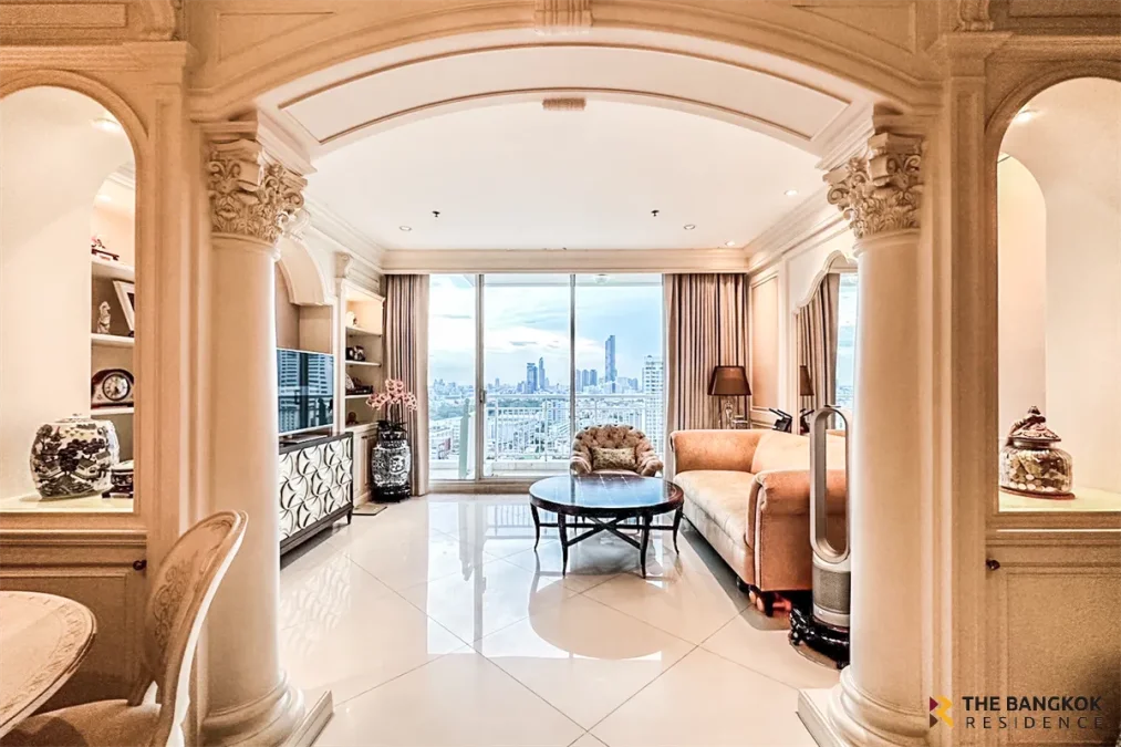 ดิ เอ็มไพร์ เพลส