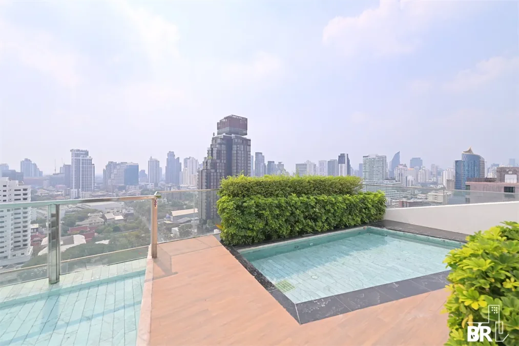 เอ็ม ทองหล่อ 10