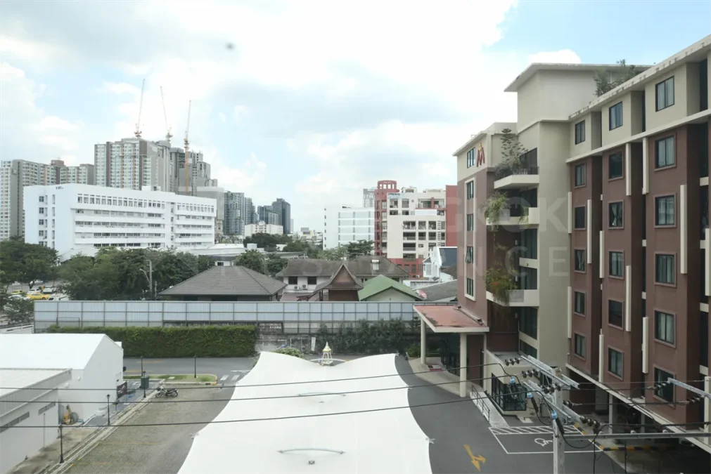 ไลฟ์ แอท พหลฯ 18