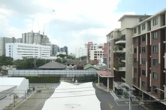 ไลฟ์ แอท พหลฯ 18