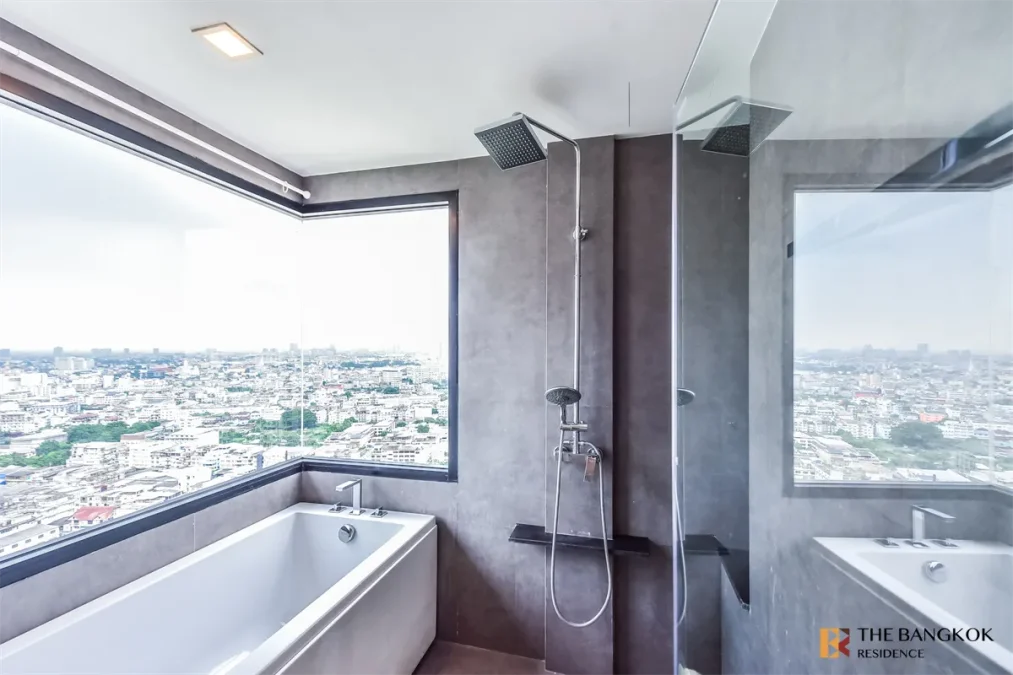 เออร์บาโน่ แอบโซลูท สาทร-ตากสิน