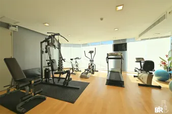 ไทดี้ ทองหล่อ