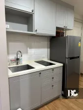 The Editor
Saphan Khwai