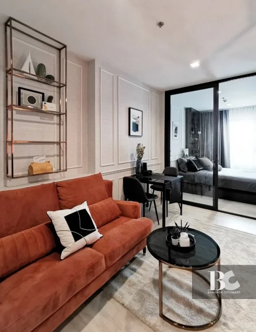 คอนโดไลฟ์สไตล์คนเมือง สะดวกด้วย BTS เพลินจิต และใกล้ศูนย์การค้าชั้นนำ ทั้ง Central Embassy, Central Chidlom, Gaysorn Village และโรงแรมระดับไฮเอนด์อีกมากมาย หนึ่งเดียวบนถนนวิทยุ สัมผัสเอกลักษณ์งานดีไซน์ที่แตกต่าง ด้วยสไตล์ Modern Thai Colonial ผสมผสานความ 