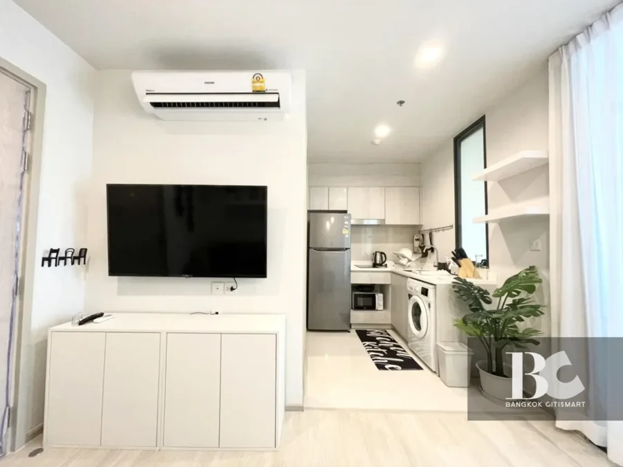 คอนโดไลฟ์สไตล์คนเมือง สะดวกด้วย BTS เพลินจิต และใกล้ศูนย์การค้าชั้นนำ ทั้ง Central Embassy, Central Chidlom, Gaysorn Village และโรงแรมระดับไฮเอนด์อีกมากมาย หนึ่งเดียวบนถนนวิทยุ สัมผัสเอกลักษณ์งานดีไซน์ที่แตกต่าง ด้วยสไตล์ Modern Thai Colonial ผสมผสานความ 