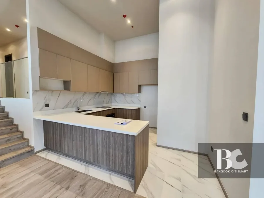 RHYTHM
Ekkamai Estate