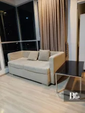 รึทึ่ม สาทร คอนโดริมถนนสาทรใต้ ห่างรถไฟฟ้า BTS ตากสิน 150 เมตร High Ceiling Lobby  และ High Sky Facilities วิวคุ้งน้ำเจ้าพระยาแบบไม่มีอะไรบดบังสายตา