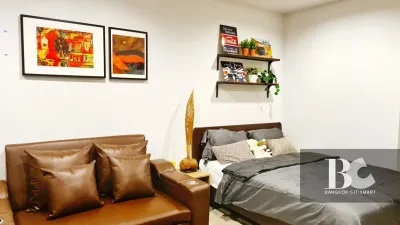 คอนโดไลฟ์สไตล์คนเมือง สะดวกด้วย BTS เพลินจิต และใกล้ศูนย์การค้าชั้นนำ ทั้ง Central Embassy, Central Chidlom, Gaysorn Village และโรงแรมระดับไฮเอนด์อีกมากมาย หนึ่งเดียวบนถนนวิทยุ สัมผัสเอกลักษณ์งานดีไซน์ที่แตกต่าง ด้วยสไตล์ Modern Thai Colonial ผสมผสานความ 