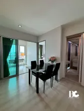 Just the two of US ที่ Life Ratchadapisek เหมือนทั้งโลก...มีแต่คุณสองคน ในที่ซึ่งคนต่างแสวงหาความเข้าใจซึ่งกันและกันอย่างเมืองใหญ่ เป็นไปได้ไหม ที่จะมีใครสักคน เข้าใจในตัวตนและอารมณ์ของ คนอีกคนหนึ่ง...อย่างลึกซึ้ง