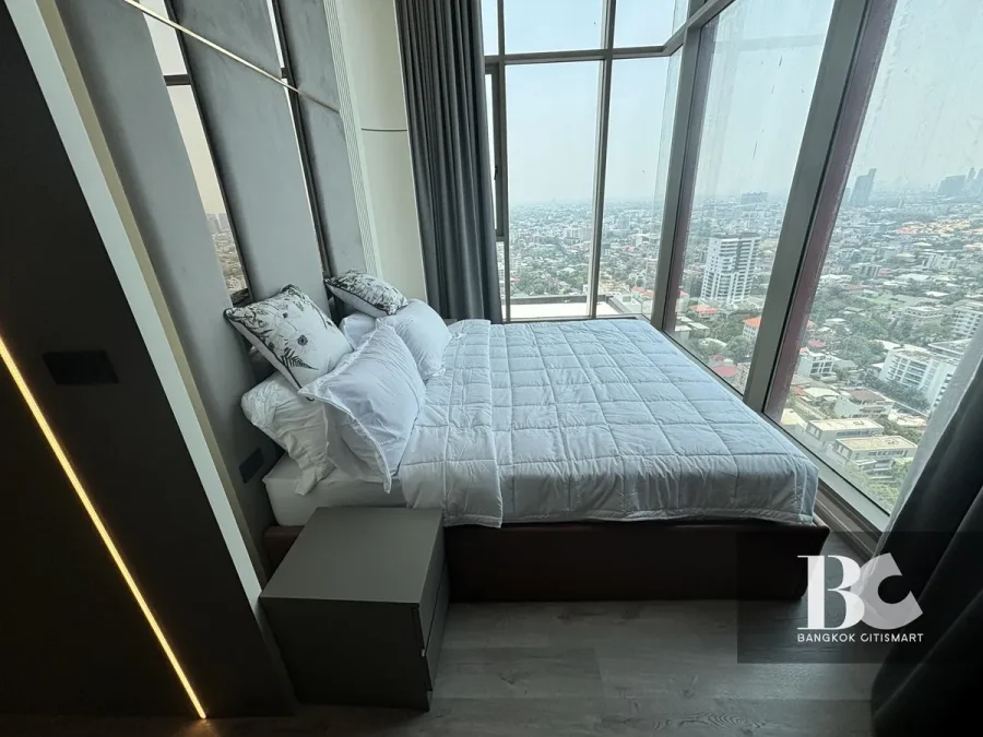 RHYTHM
Ekkamai Estate