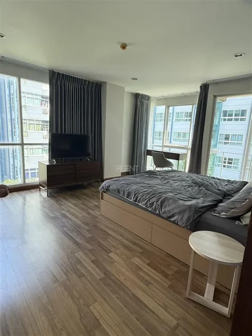 ขายพร้อมผู้เช่าคอนโดมิเนียม พีจี พระราม 9  60 sq.m, 1 ห้องนอน