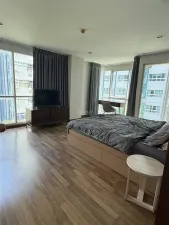 ขายพร้อมผู้เช่าคอนโดมิเนียม พีจี พระราม 9  60 sq.m, 1 ห้องนอน