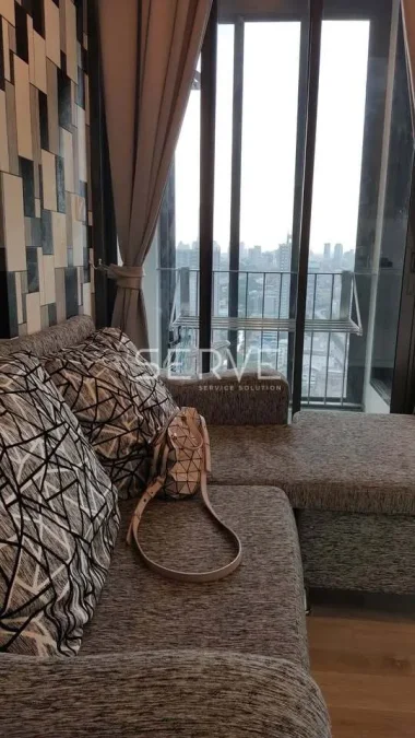 Duplex ห้องกว้างอยู่สบาย คอนโดสวย ทำเลดี ใกล้ MRT พระราม 9 เพียง 250 ม. / ให้เช่าและขายคอนโด