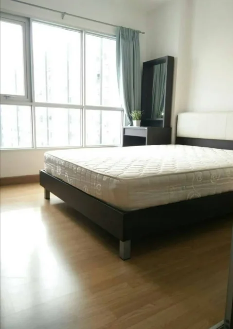 1 นอน บนทำเลดีๆ คอนโดใกล้ ม.กรุงเทพ กล้วยน้ำไท เดินทางสะดวกห่าง BTS เอกมัย 900 ม. / ให้เช่าคอนโด