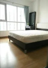 1 นอน บนทำเลดีๆ คอนโดใกล้ ม.กรุงเทพ กล้วยน้ำไท เดินทางสะดวกห่าง BTS เอกมัย 900 ม. / ให้เช่าคอนโด