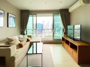 1 นอน มีอ่าง ห้องกว้าง 50.3 ตร.ม. ชั้นสูง บนทำเลดีๆ คอนโดใกล้ BTS สะพานตากสิน 340 ม. / ให้เช่าคอนโด