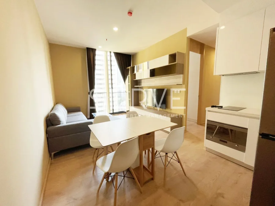 ราคาดีมาก 45K!! กับ 2 นอน ห้องกว้างมาก 60.84 ตร.ม. อยู่สบาย บนทำเลดีๆ ใกล้ BTS อโศก และ MRT สุขุมวิท