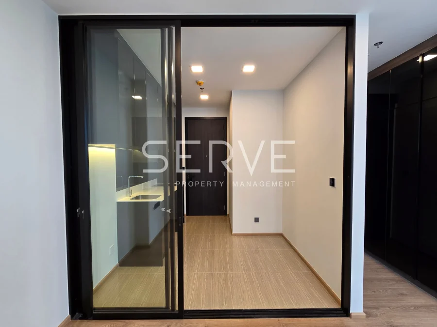 สตูดิโอ กั้นเป็นสัดส่วน คอนโดใหม่ ตึกสูง ทำเลดีใกล้ BTS อารีย์  220 ม./ ขายดาวน์คอนโด