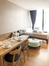 สตูดิโอ แต่งสวย ชั้นสูง 15+ วิวสวย ทำเลดีๆ ใกล้ BTS พร้อมพงษ์ 650 ม. มีรถรับส่ง / ให้เช่าคอนโด