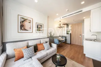 1 นอน มีอ่างอาบน้ำ และชักโครกไฟฟ้า แต่งสวยมาก สไตล์ Modern Luxury วิวดี ใกล้ BTS พร้อมพงษ์ 500 ม.