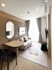 1 นอน แต่งสวยๆ นั่งชมวิวชั้น 30+ แบบเก๋ๆ ที่พร้อมพงษ์ กับคอนโดหรูแห่งใหม่ ใกล้ BTS 450 ม. / ให้เช่า