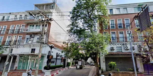 Dusit Avenue