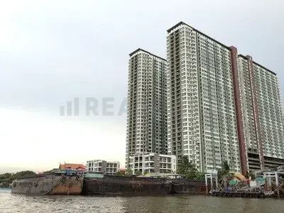 Lumpini Park Riverside