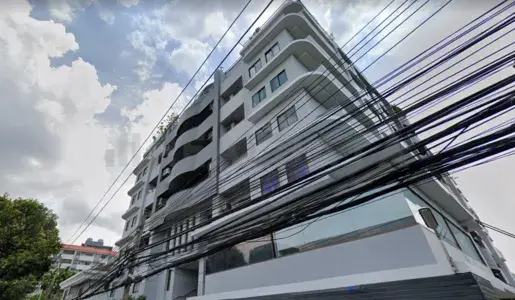 Phasuk Place