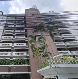 Crystal Ville Court